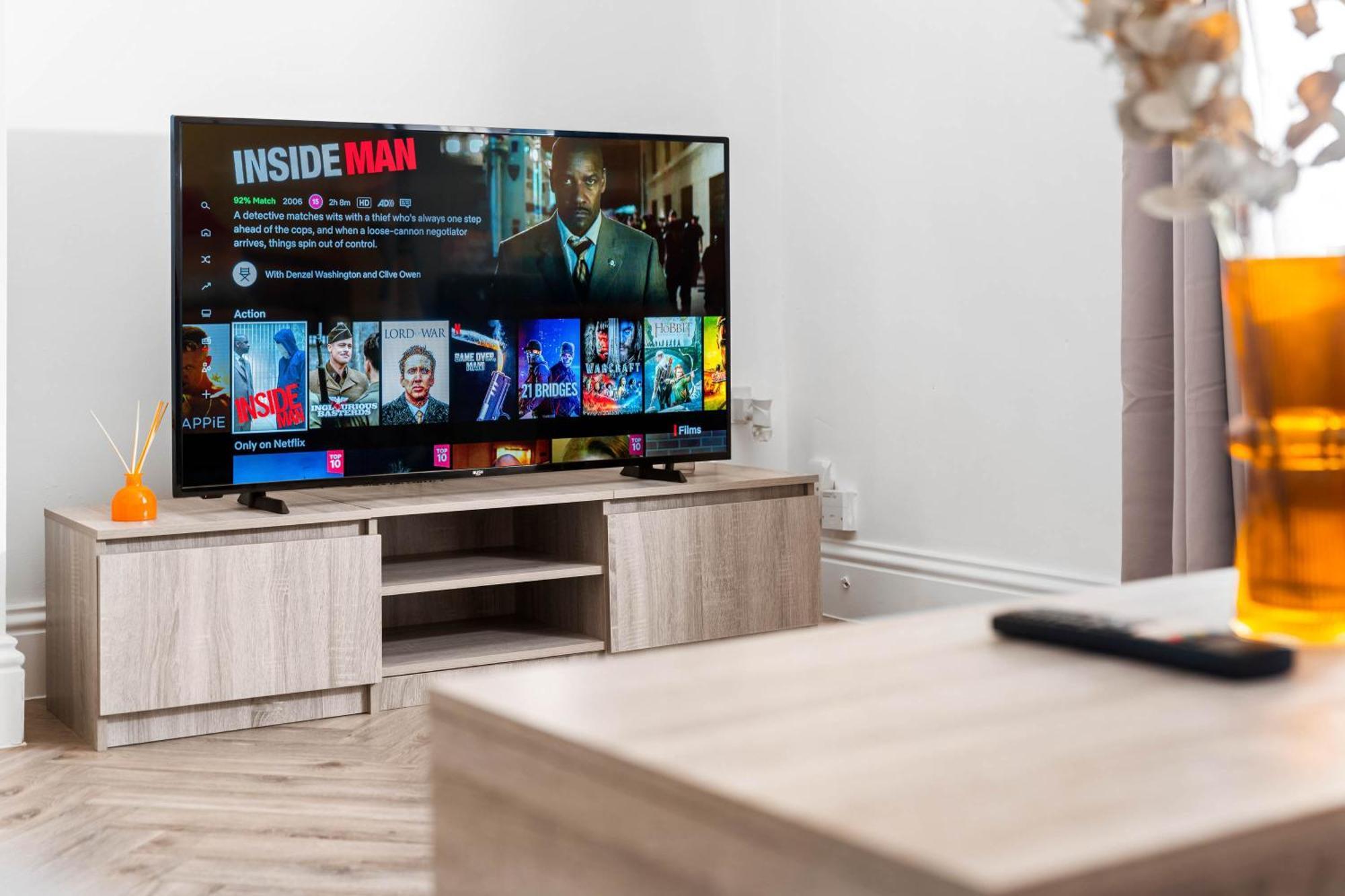 Luxury Apartment - Wolverhampton - Netflix - Smart Tv - Fast Wifi - 7Apc Exterior photo